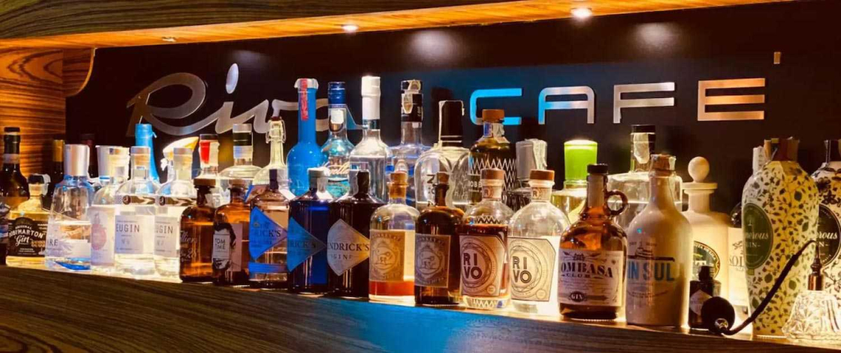 Riva Cafè Como: Correzione acustica