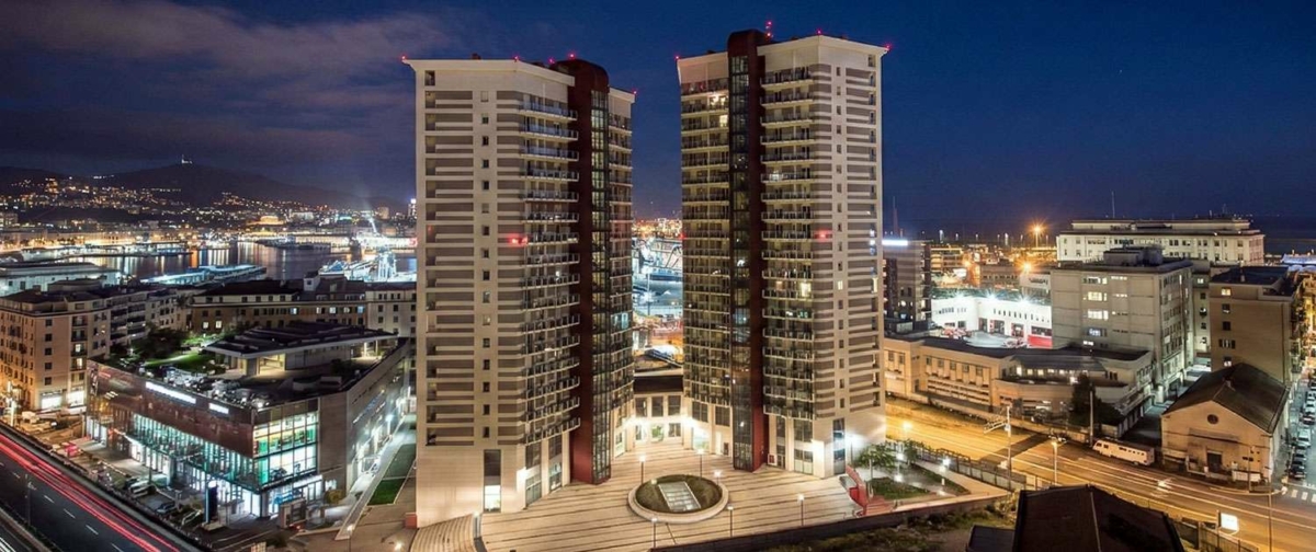 Torri Faro Genova (GE) – Il moderno complesso abitativo affacciato sul porto